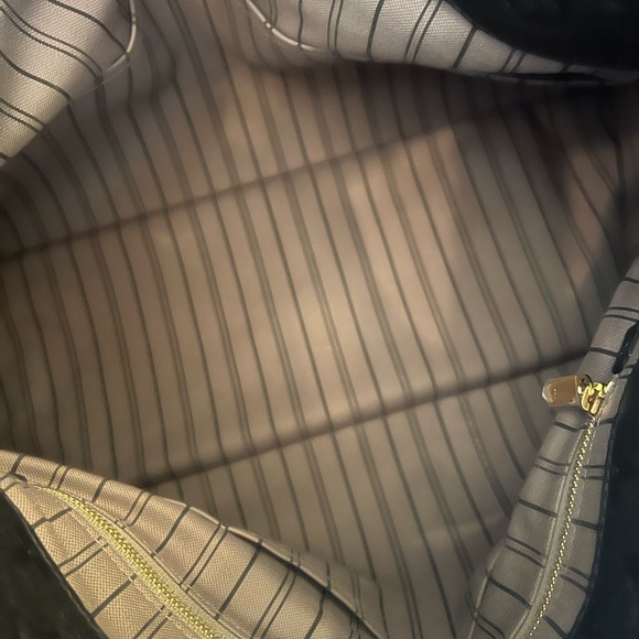 🖤🖤Louis Vuitton Artsy Empriente MM Black🖤🖤 - Picture 2 of 15